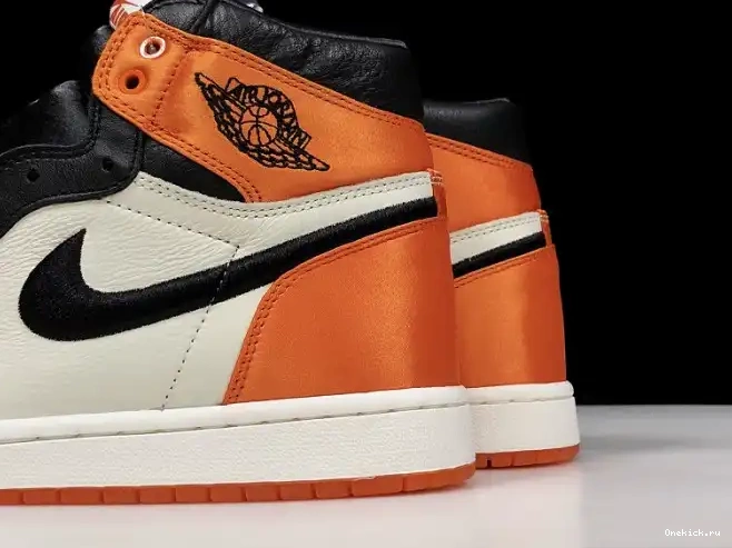 One Kick Womens Backboard 1 Satin Retro Shattered Jordan AV3725-010 Air 0622